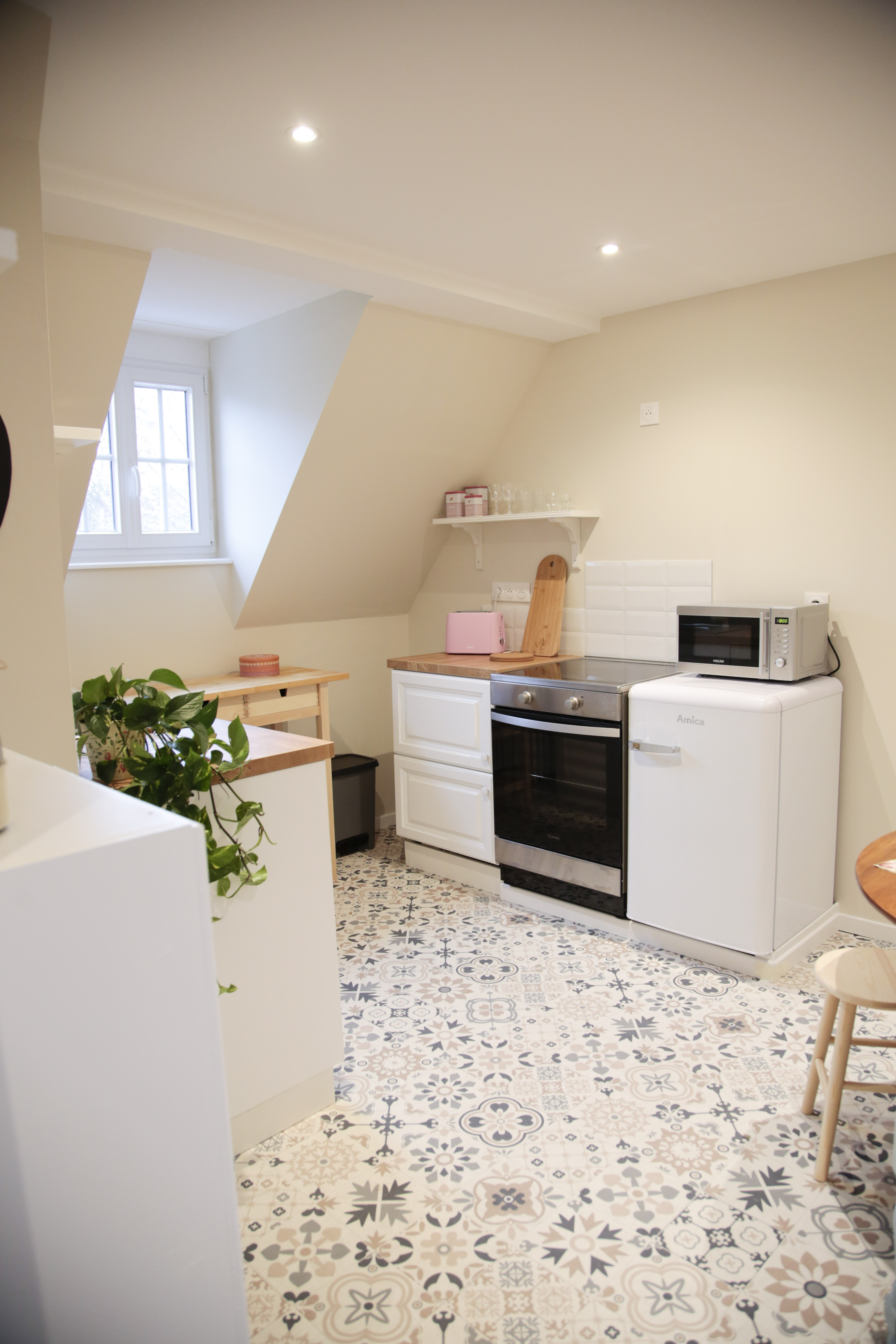 Cuisine du gîte L'Hortensia avec four et micro-ondes